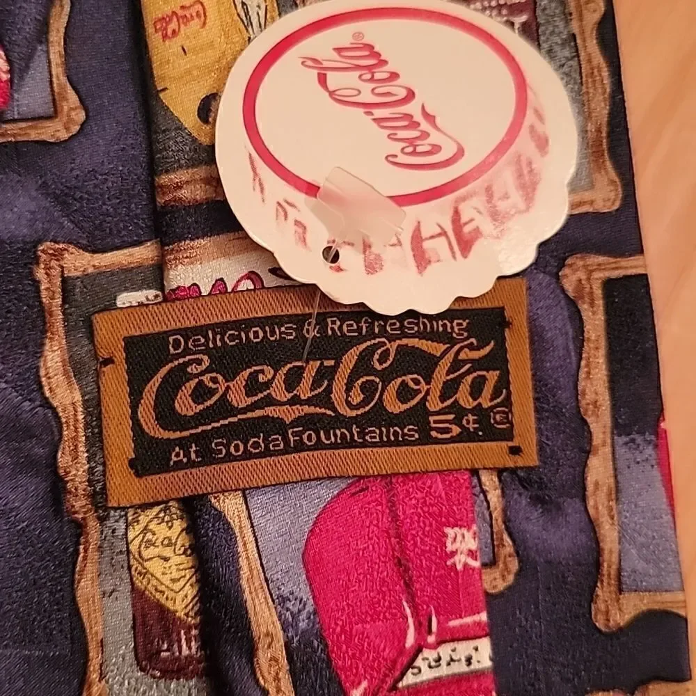 COCA COLA VINTAGE STYLE LOGOS 100% SILK TIE - NEW!